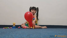 Load and play video in Gallery viewer, Power Balloon Car Toy
